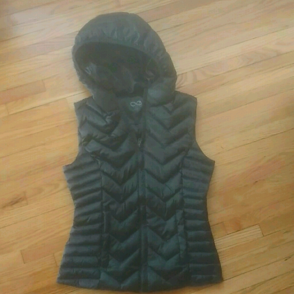 Be by Blanc Noir size S vest